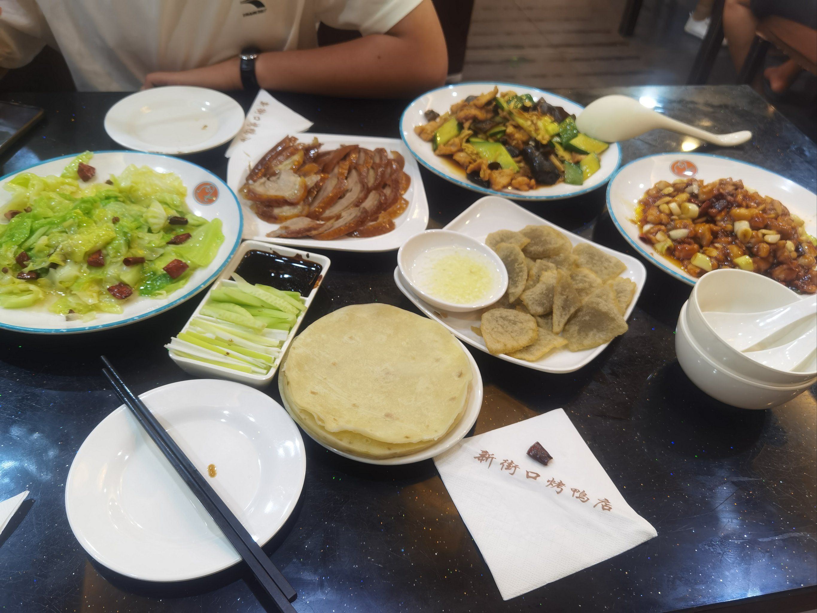 北京一烤鸭店店主被立案侦查︰(北京烤鸭倒闭了吗)