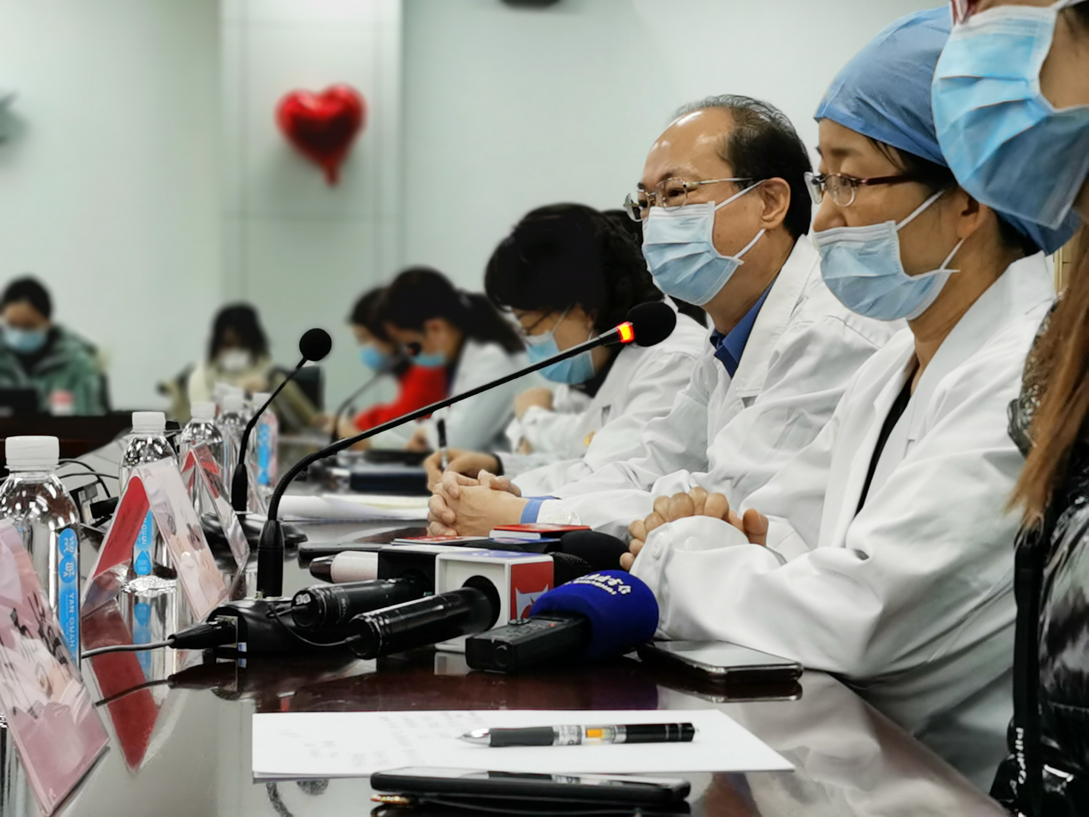 「美国新冠肺炎确诊数超141万」〃美国新冠肺炎确诊超507万例-第2张图片